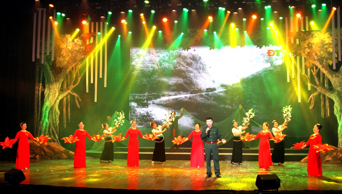 Tiết mục của đoàn Điện Biên