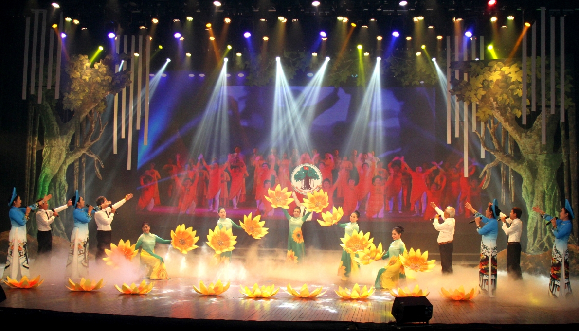 Tiết mục của Đoàn Hà Nội dàn dựng công phu, chuyên nghiệp