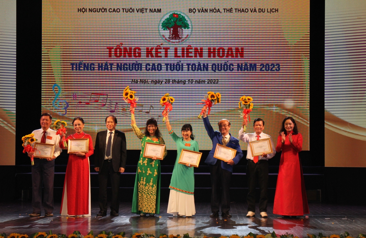 Trao thưởng cho các tiết mục xuất sắc