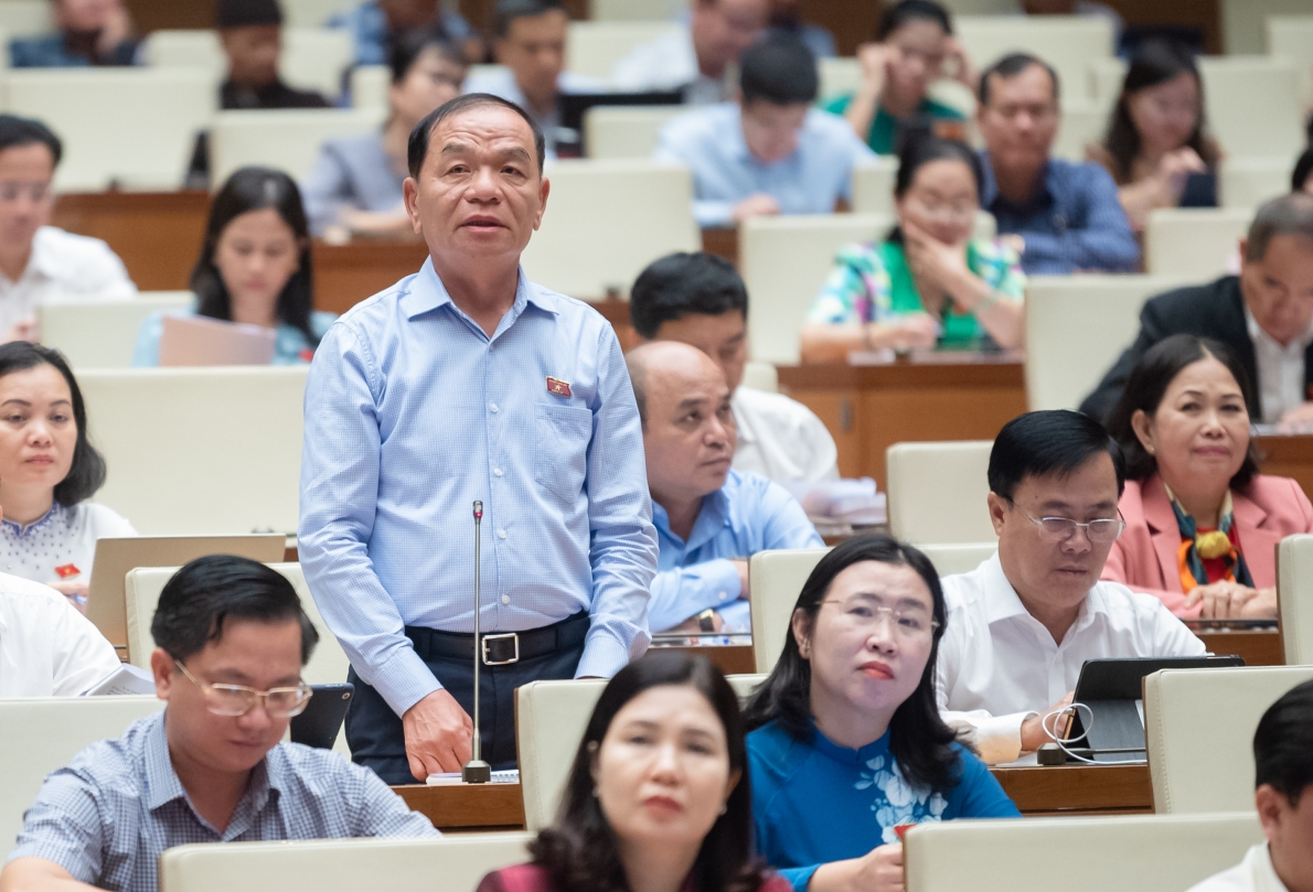 Không nên biến xã hội hóa thành thương mại hóa sách giáo khoa