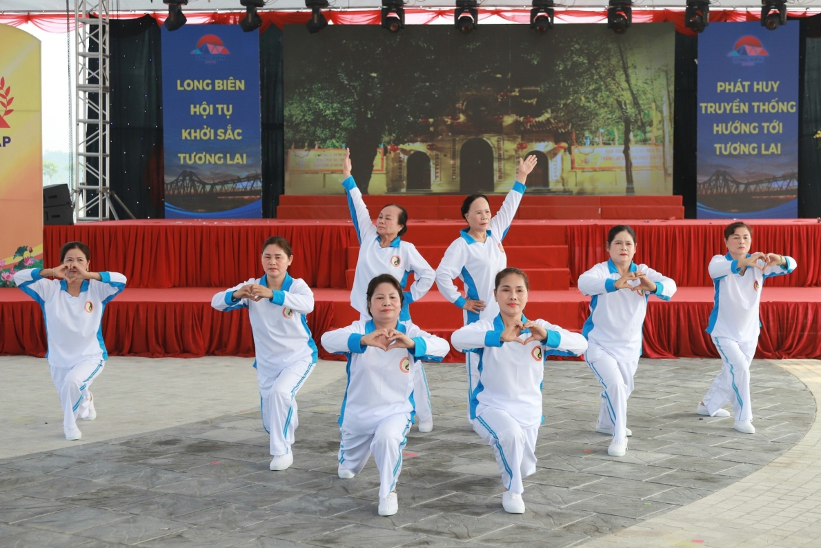 Sôi nổi các môn thi đấu thể dục dưỡng sinh người cao tuổi