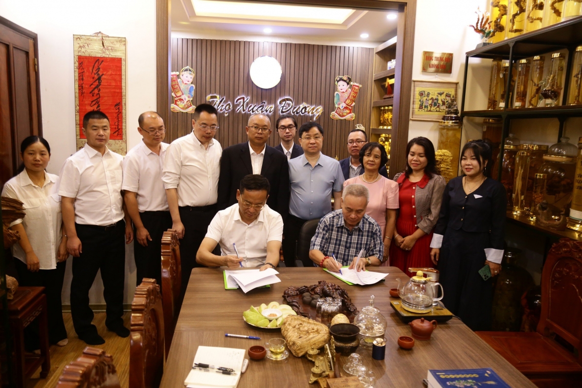 Hai bên ký kết bản ghi nhớ hợp tác