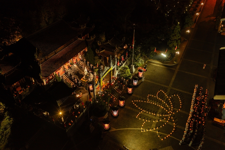 Fansipan được “thắp sáng” trong lễ vía Quán Thế Âm Bồ Tát xuất gia