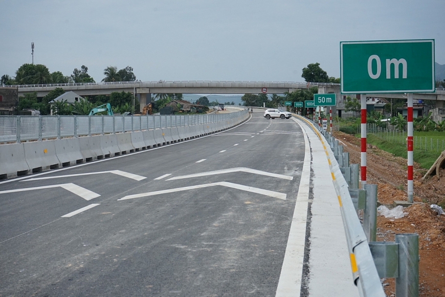 Thanh Hóa tặng bằng khen cho cá nhân, tập thể làm tốt công tác GPMB cao tốc Bắc - Nam