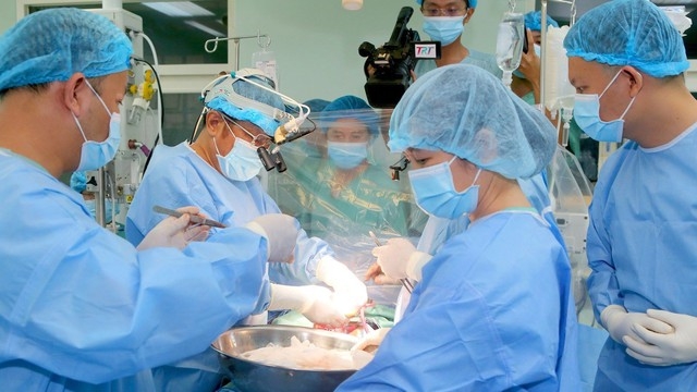 Để việc thiếu thuốc, vật tư và trang thiết bị y tế sớm chấm dứt