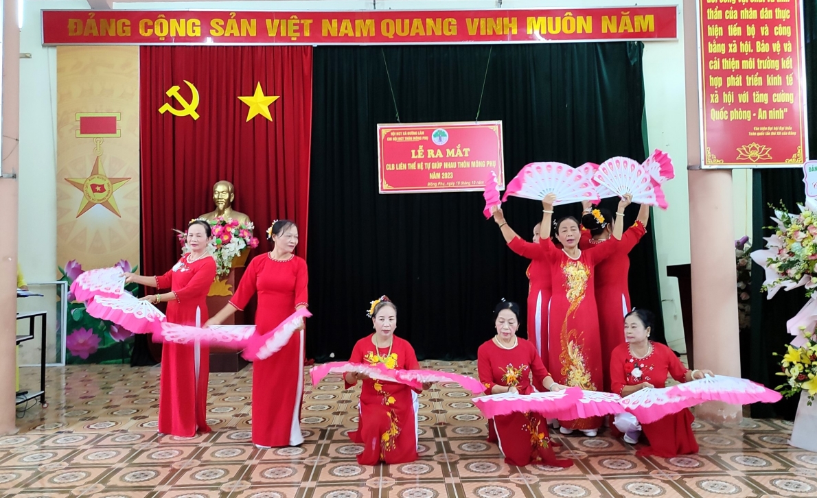 Tiết mục văn nghệ của NCT xã Đường Lâm, thị xã Sơn Tây, TP Hà Nội