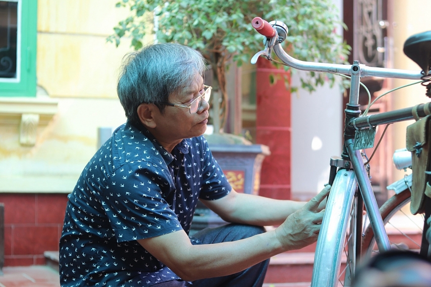 Thú sưu tầm xe đạp thời bao cấp của cựu giáo chức xứ Thanh