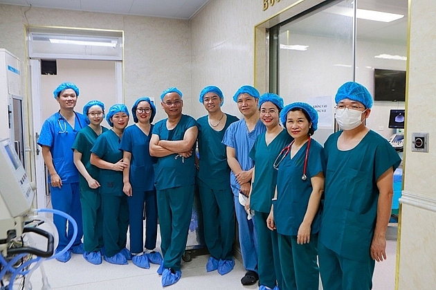 Bệnh viện Phụ sản Hà Nội đặt máy tạo nhịp tim cho bệnh nhi mắc tim bẩm sinh nặng