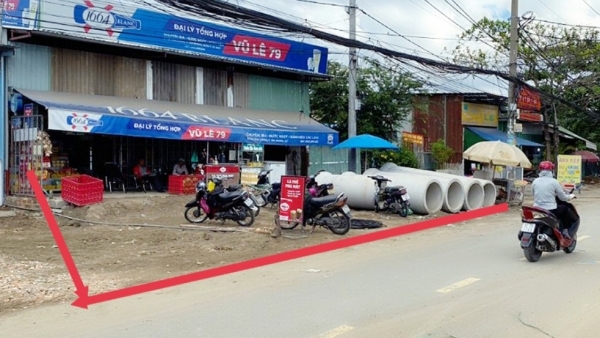 Gia đình người cao tuổi khiếu nại kéo dài vì đền bù “chia khúc”