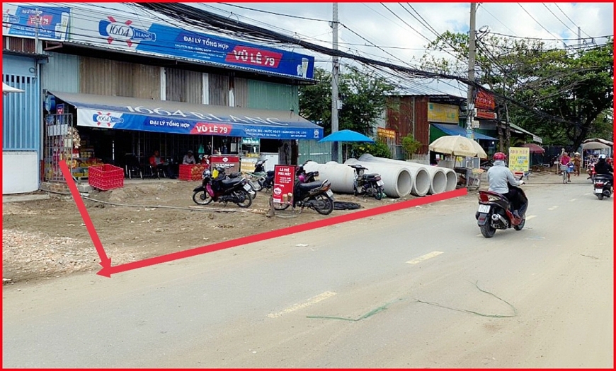 Gia đình người cao tuổi khiếu nại kéo dài vì đền bù “chia khúc”