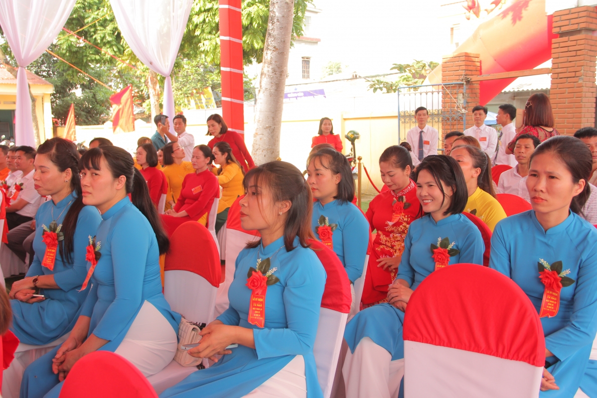 Từng bừng kỉ niệm 70 năm ngày thành lập Đảng bộ xã