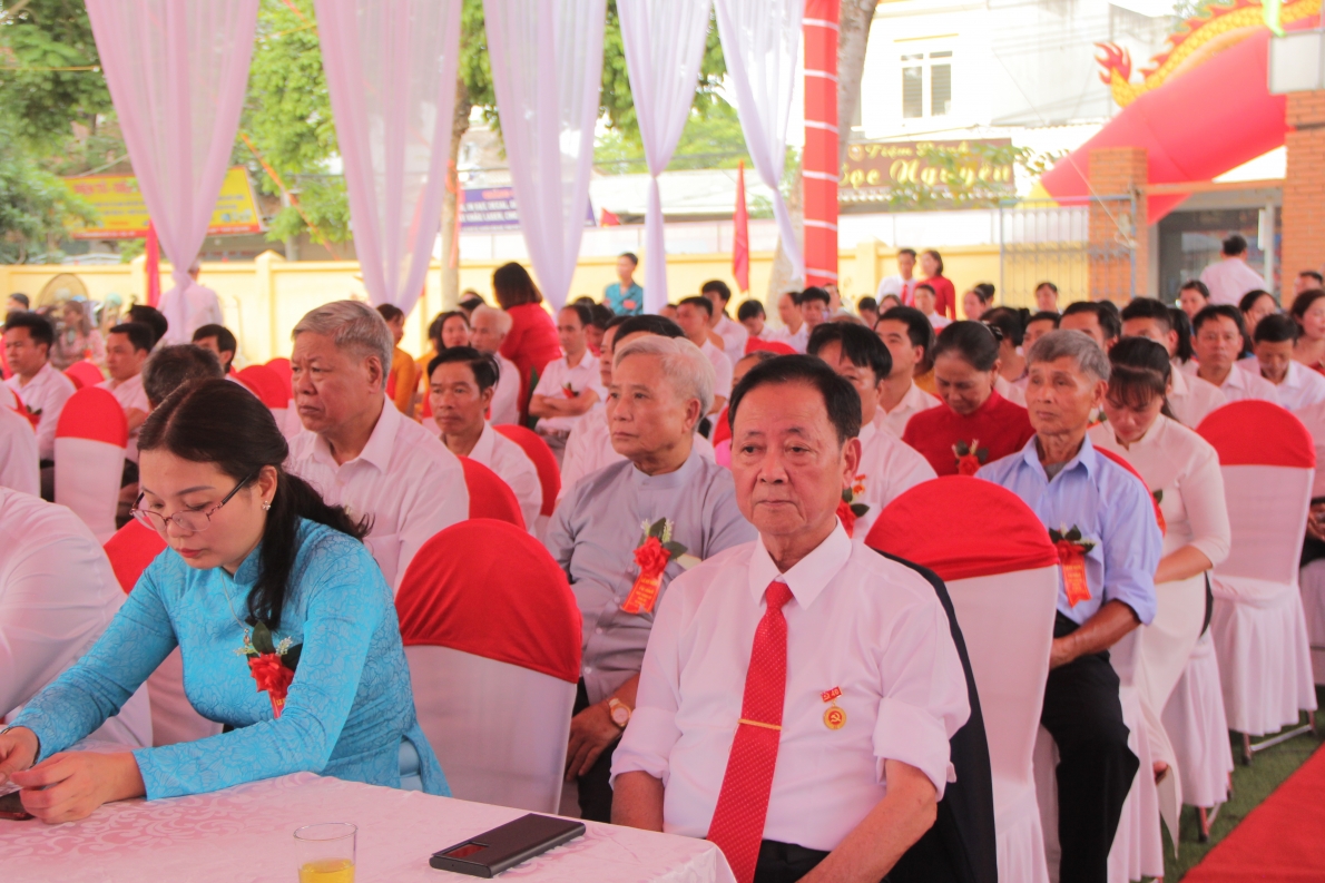Từng bừng kỉ niệm 70 năm ngày thành lập Đảng bộ xã