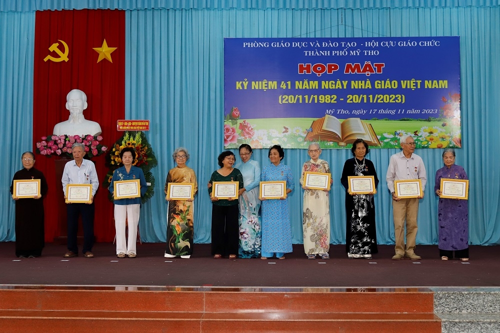 TP Mỹ Tho, tỉnh Tiền Giang: Gặp mặt cựu giáo viên nhân ngày Nhà giáo Việt Nam
