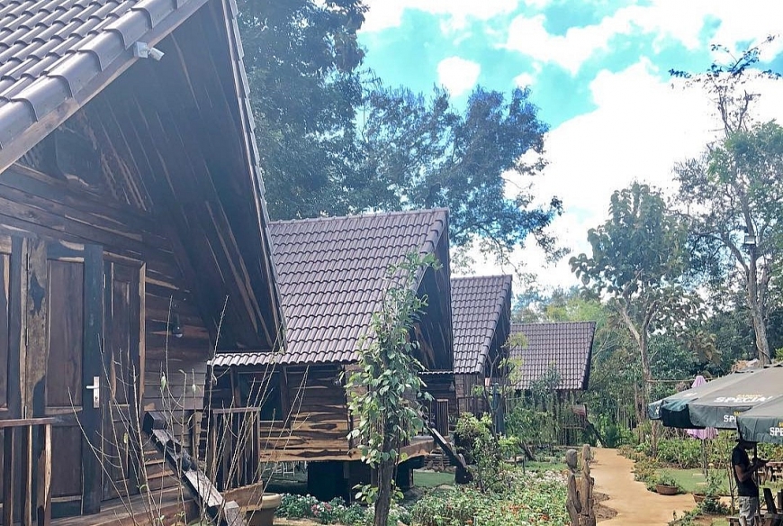Người ở AKô Dhông