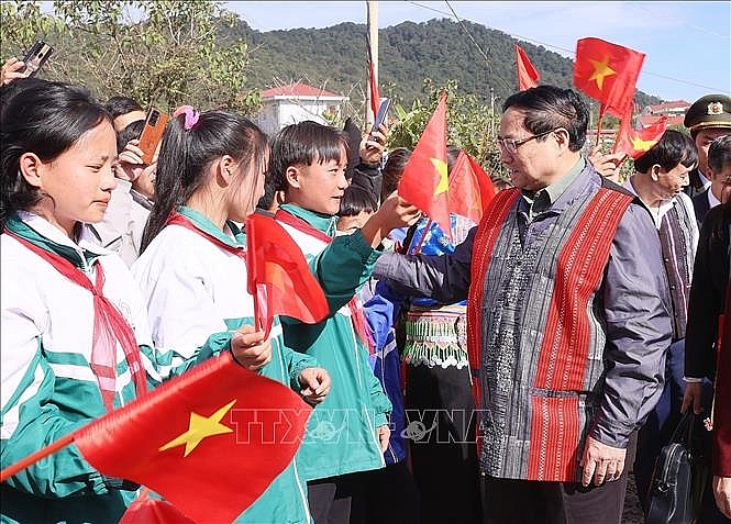 Thủ tướng Phạm Minh Chính với đồng bào các dân tộc tỉnh Lai Châu. 