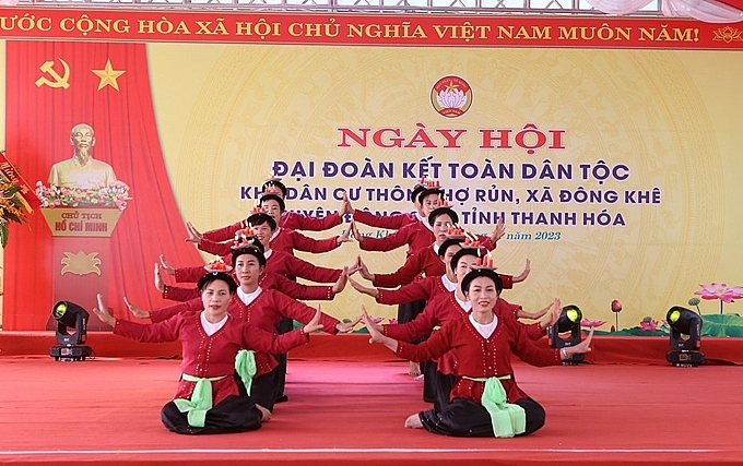 Phó Thủ tướng Trần Lưu Quang chung vui ngày hội Đại đoàn kết toàn dân tộc tại Thanh Hóa