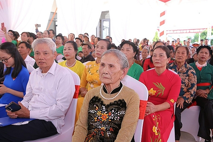 Phó Thủ tướng Trần Lưu Quang chung vui ngày hội Đại đoàn kết toàn dân tộc tại Thanh Hóa