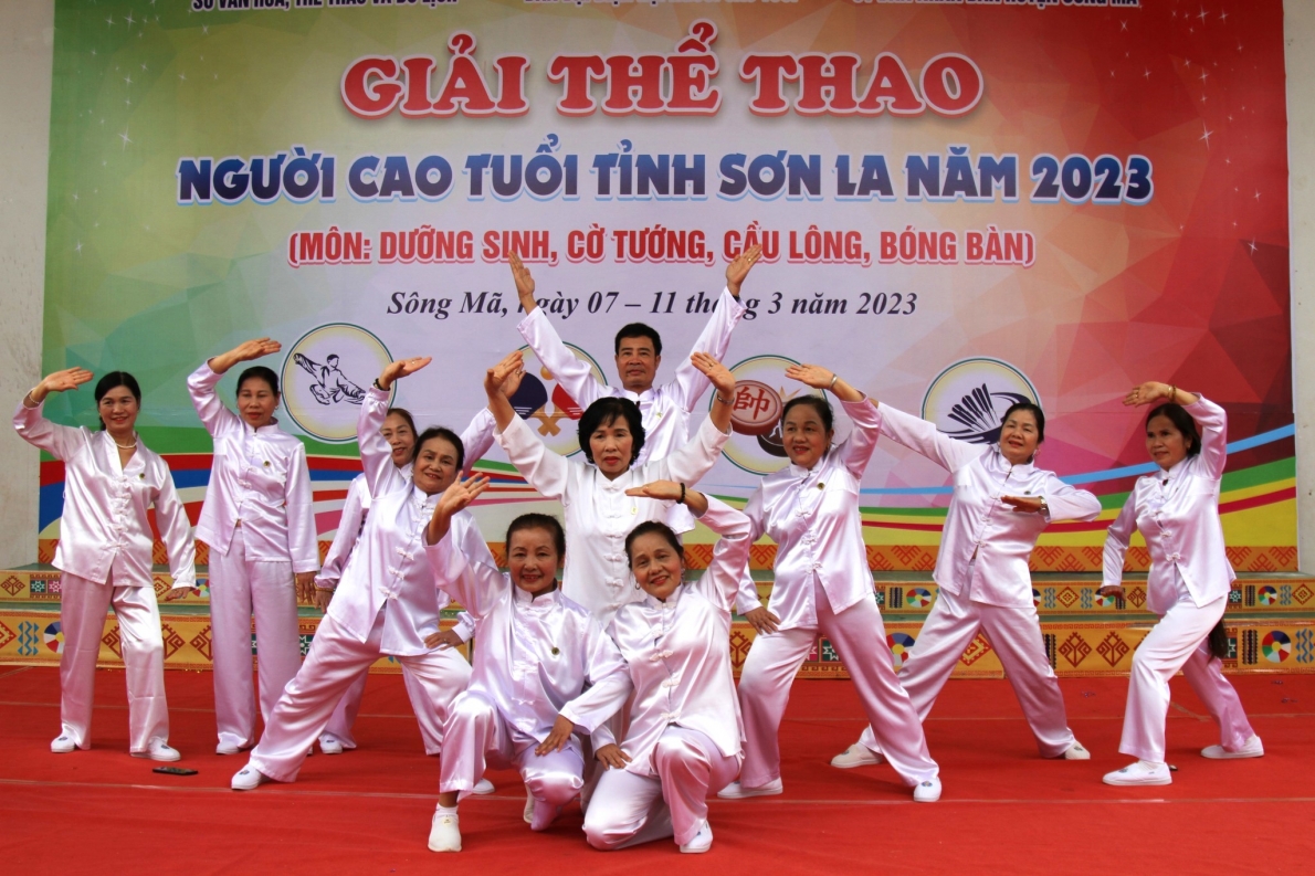 Bài dưỡng sinh của NCT thị trấn Nông trường Mộc Châu tại Hội thao NCT tỉnh năm 2023