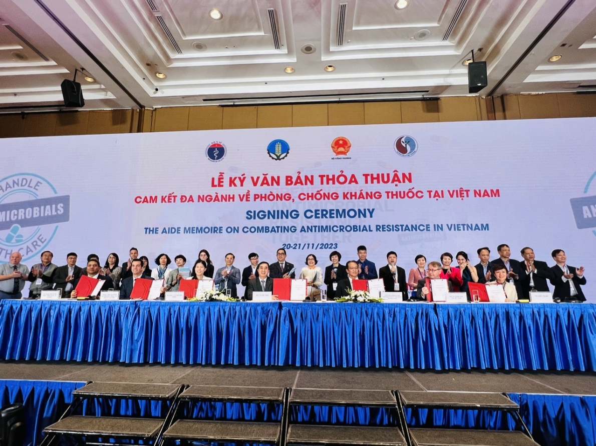 Mỗi người đều có bổn phận ngăn chặn kháng thuốc tại Việt Nam