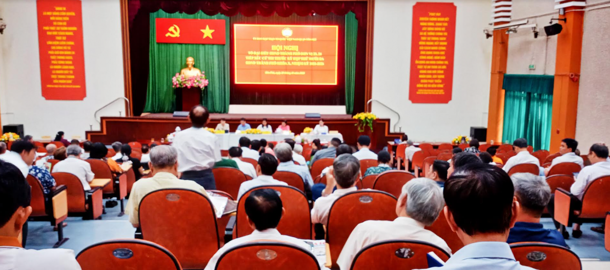 Cần tập trung giải quyết về môi trường và an sinh xã hội