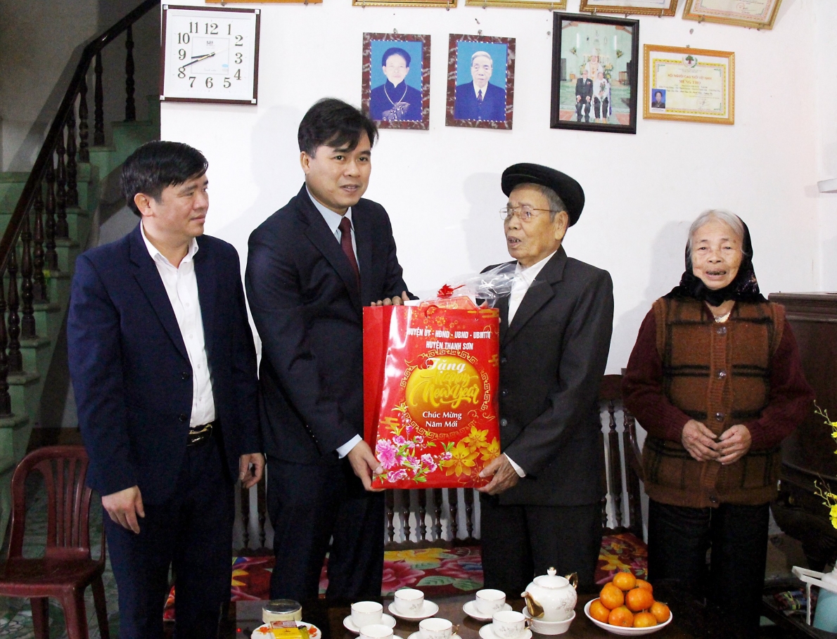 Làm tốt công tác chăm sóc sức khỏe người cao tuổi