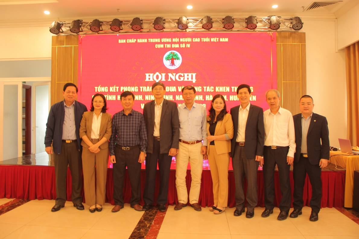 Đẩy mạnh chăm sóc sức khỏe người cao tuổi