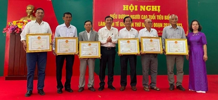 Hoạt động chăm sóc và phát huy vai trò NCT ở các địa phương