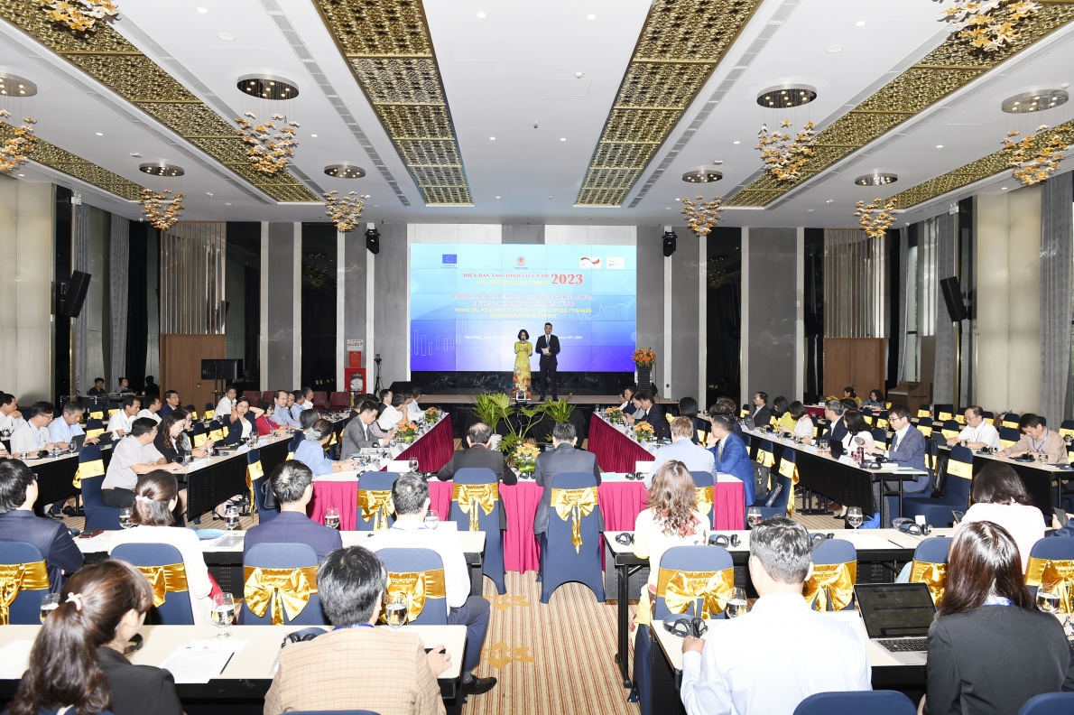 Chính sách tài chính vượt qua thách thức, hướng tới phát triển bền vững