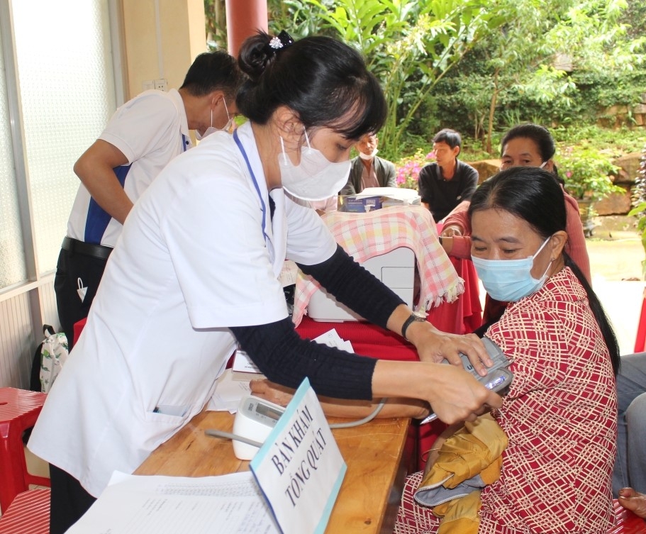 Khám sức khỏe cho NCT huyện Ea H'leo, tỉnh Đắk Lắk