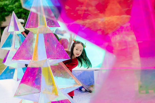 Đón Noel sớm: Cha mẹ nô nức đưa con đi check in “Khu rừng pha lê” cách hồ Hoàn Kiếm 14km