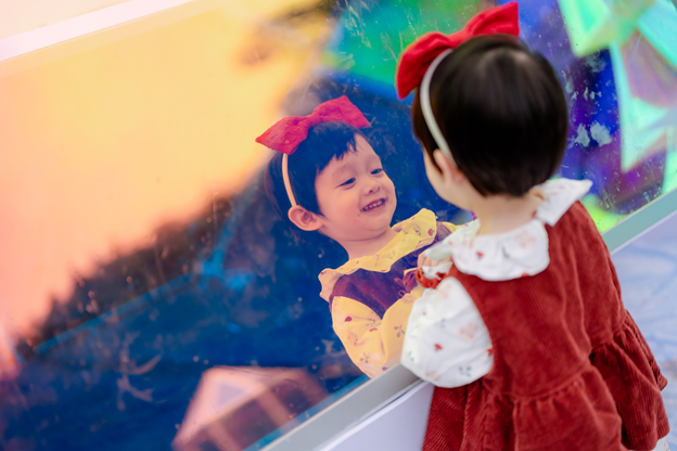 Đón Noel sớm: Cha mẹ nô nức đưa con đi check in “Khu rừng pha lê” cách hồ Hoàn Kiếm 14km