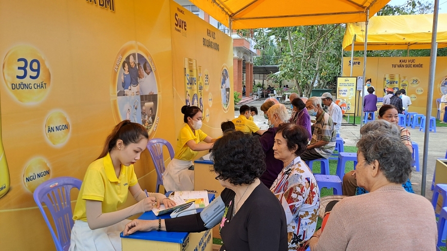 Chuỗi sự kiện “Ăn ngon ngủ ngon, ngày tròn đêm vẹn”dự kiến sẽ thăm khám sức khỏe và tư vấn dinh dưỡng cho hàng chục nghìn người cao tuổi tại 10 tỉnh thành trên cả nước