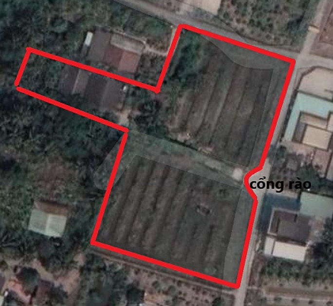 Khuôn viên các thửa đất 327, số 343, số 354, số 572. Đường viền  là hàng rào và cổng rào giáp với các con đường và đất hàng xóm.