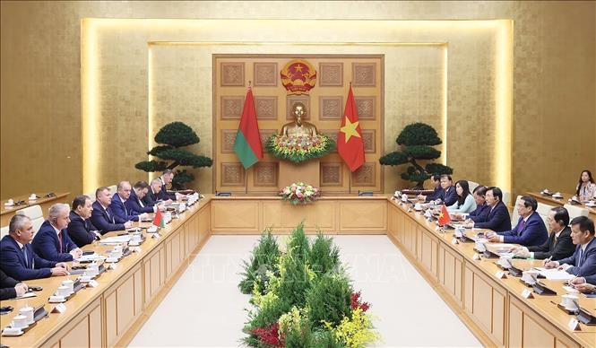 Thủ tướng Phạm Minh Chính và Thủ tướng Cộng hòa Belarus Roman Golovchenko hội đàm. Ảnh: Dương Giang/TTXVN