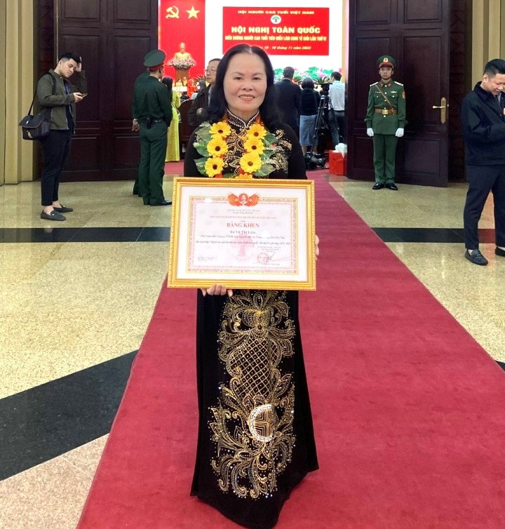 Nữ doanh nhân cao tuổi hết lòng làm từ thiện