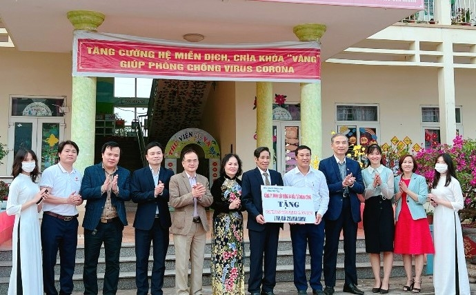 Nữ doanh nhân cao tuổi hết lòng làm từ thiện