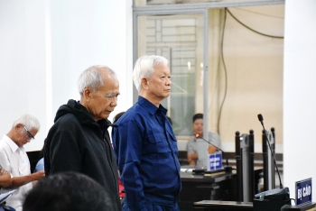 Hai cựu Chủ tịch UBND tỉnh Khánh Hòa tiếp tục hầu tòa