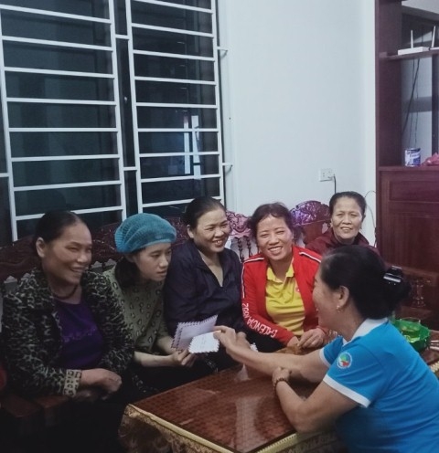 Tổ chức trao hỗ trợ chương trình “Mẹ đỡ đầu” năm 2024