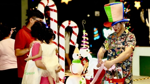 Đại lộ thương mại ở Long An lung linh sắc màu trước thềm Giáng sinh