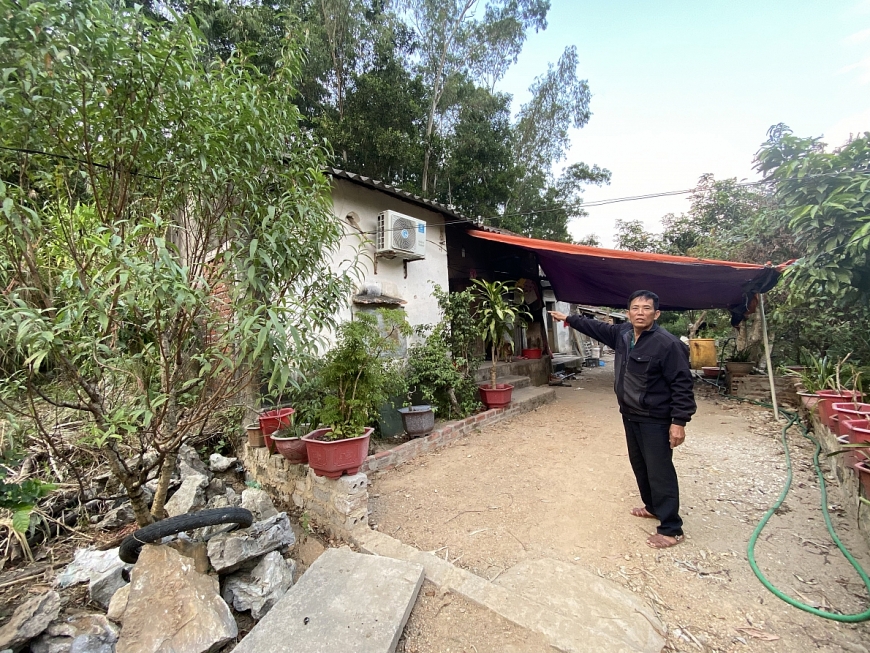 Ông Quang, bà Dung cùng người con gái đang sống trong ngôi nhà mua của bà Năm. Ngày 27/10/2023, TAND TP Hạ Long ban hành Văn bản số 09/CV-TA xem xét kháng cáo của ông Quang, bà Dung.  2-