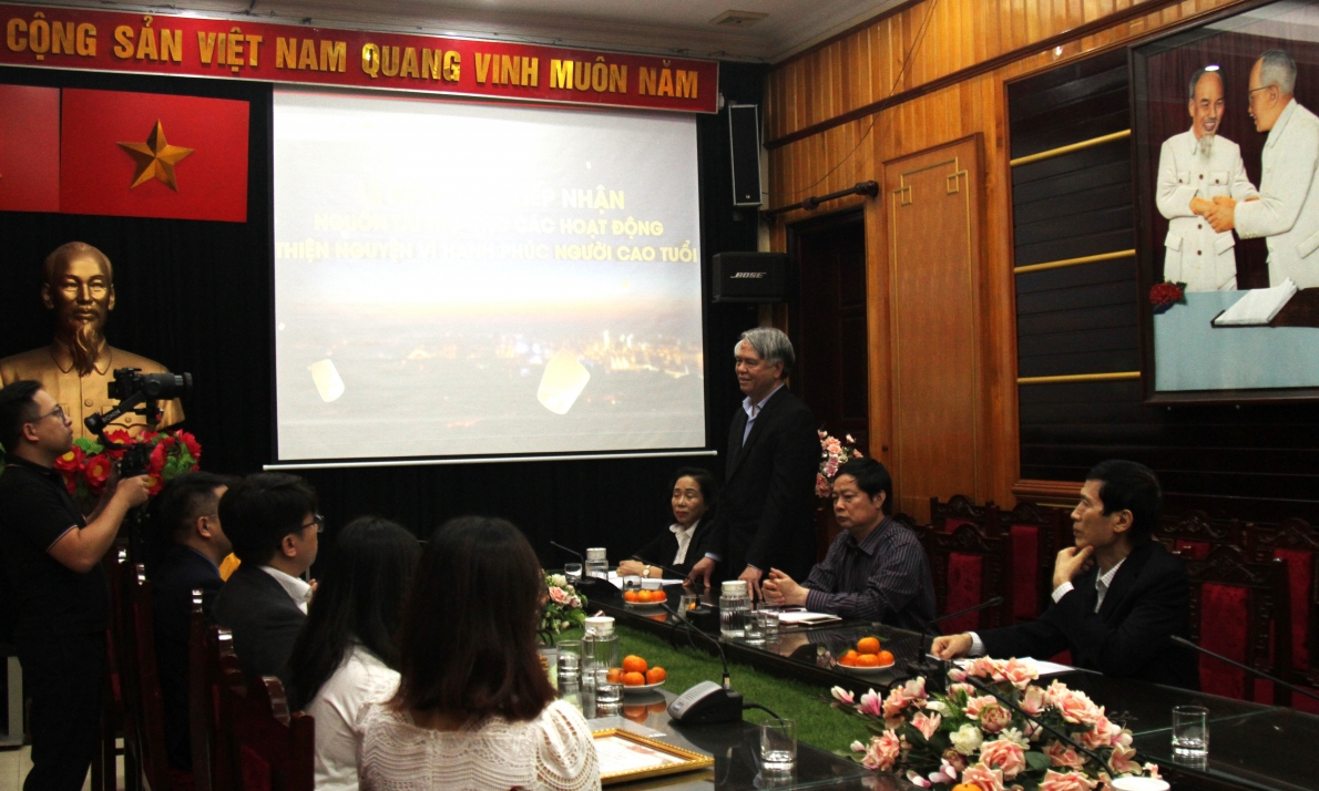 Ông Lê Quang phát biểu