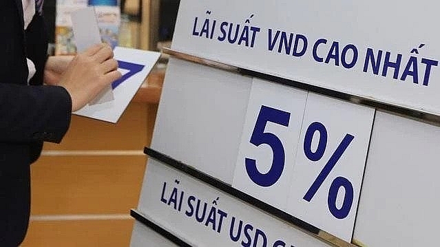 Các ngân hàng lớn giảm sâu lãi suất, thấp nhất chỉ còn 2,2%/năm