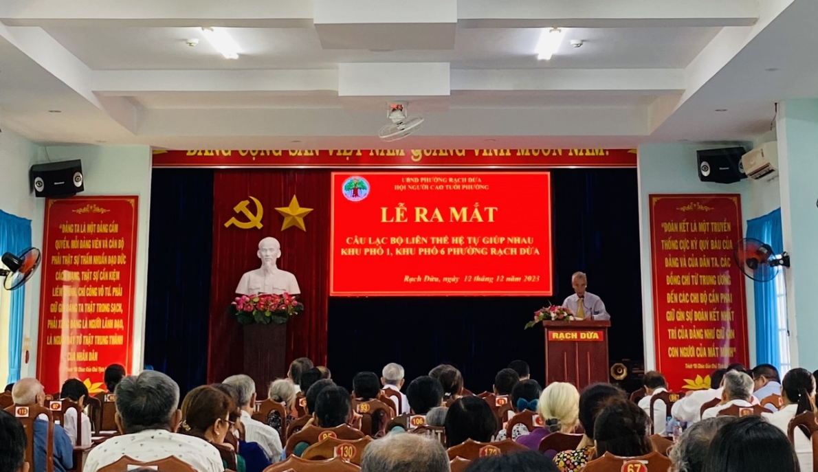 Ra mắt 2 CLB Liên thế hệ tự giúp nhau khu phố 1 và khu phố 6