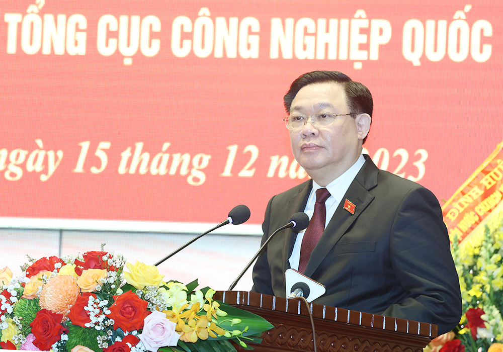 Chủ tịch Quốc hội Vương Đình Huệ thăm, làm việc với Tổng cục Công nghiệp quốc phòng