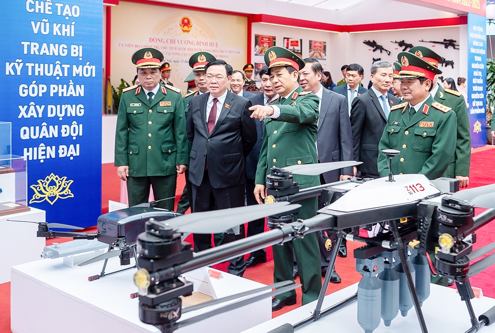 Chủ tịch Quốc hội Vương Đình Huệ thăm, làm việc với Tổng cục Công nghiệp quốc phòng