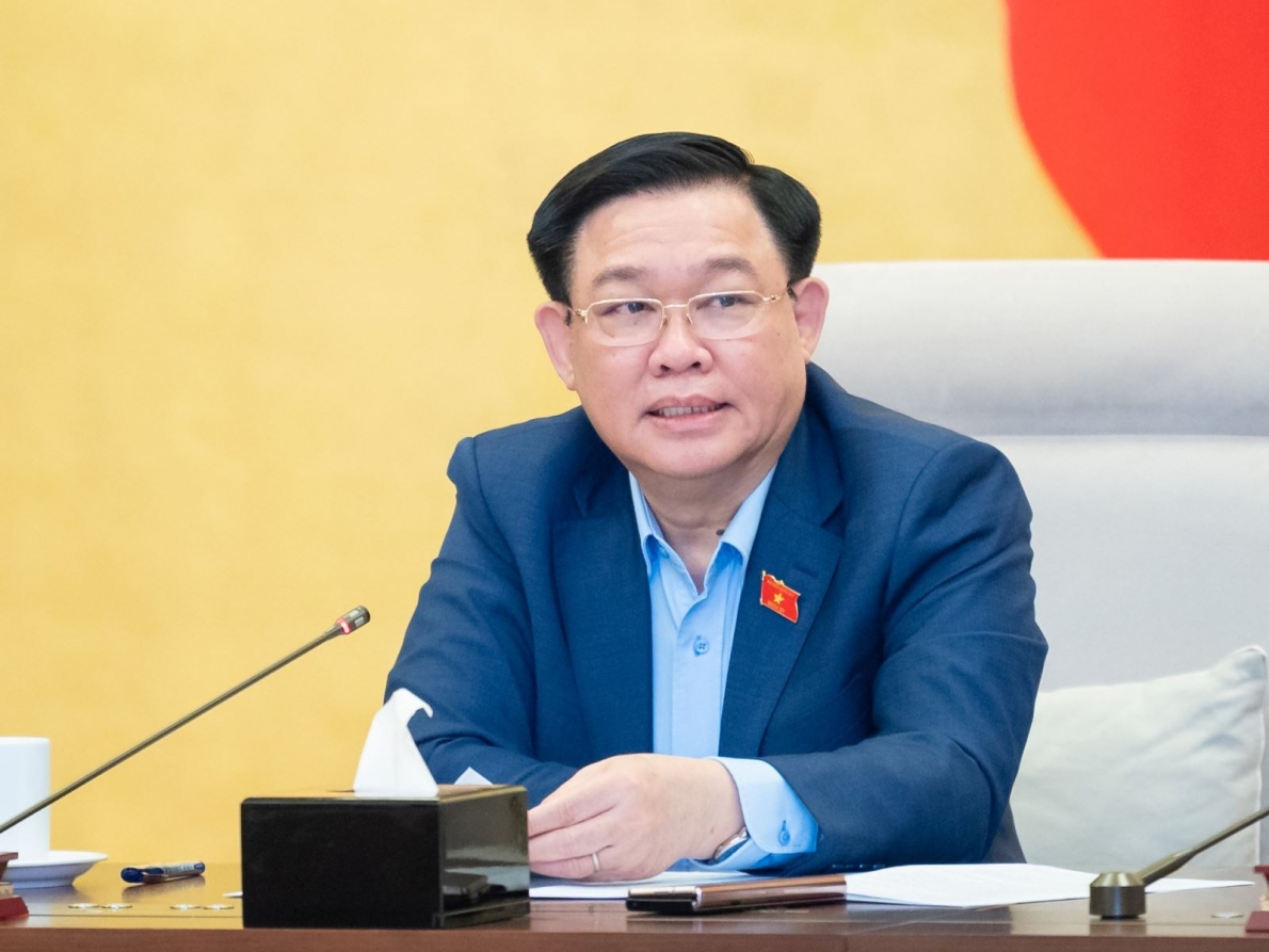 Chủ tịch Quốc hội Vương Đình Huệ phát biểu.