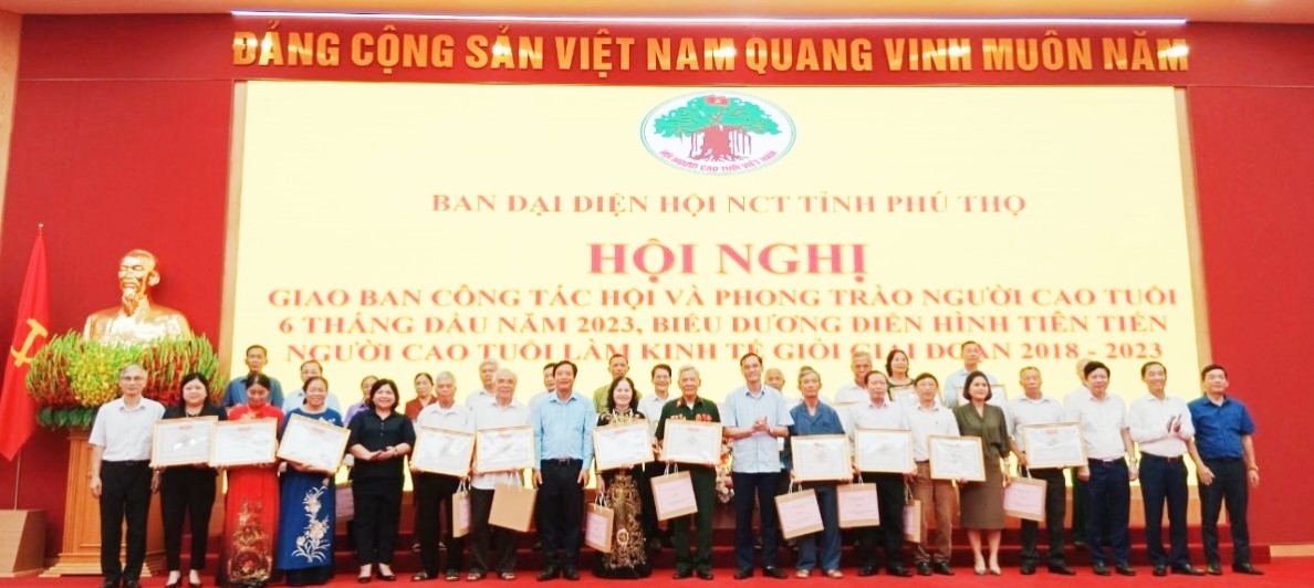 Người cao tuổi Đất tổ khẳng định vị thế, vai trò của mình