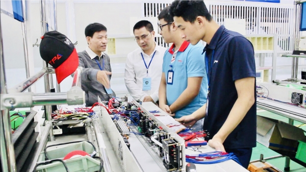 Sinh viên tốt nghiệp được tuyển dụng ngay, tiền lương 8 - 15 triệu đồng