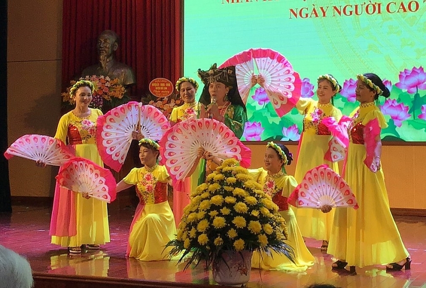 Đẩy mạnh công tác chăm sóc, phát huy người cao tuổi