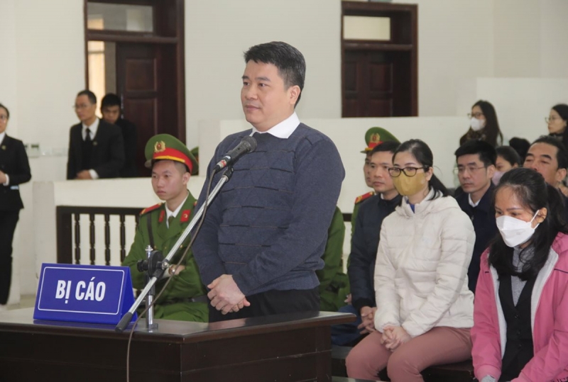 Bị cáo Trần Văn Tân (cựu Phó Chủ tịch UBND tỉnh Quảng Nam) được giảm án 1 năm tù.